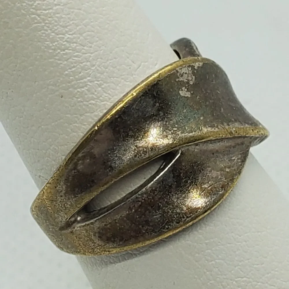 Premier Designs Silver & Gold Colored Ring (8)